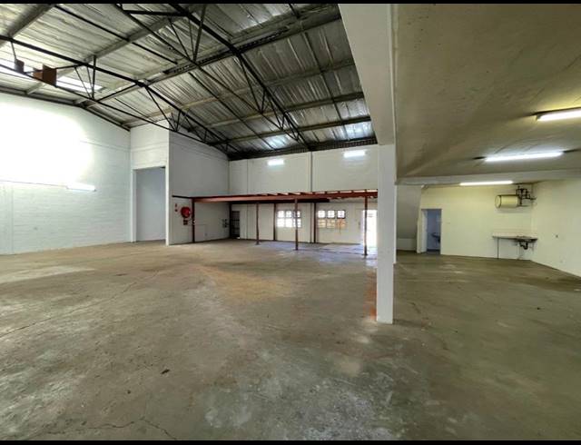 400M² WAREHOUSE TO LET IN SPRINGFIELD